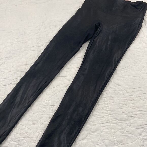 Spanx Faux Leather Leggings size Medium - Picture 5 of 9